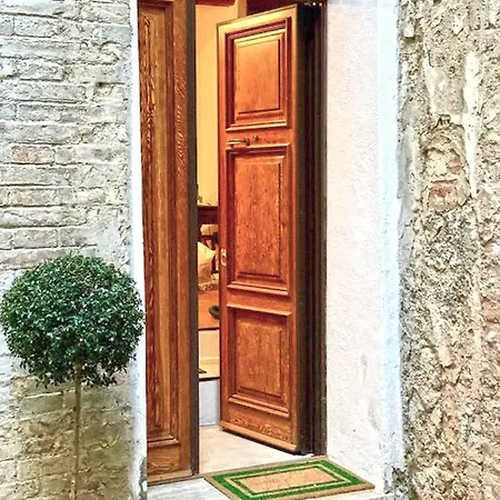 Le Loggine Del Pignattello